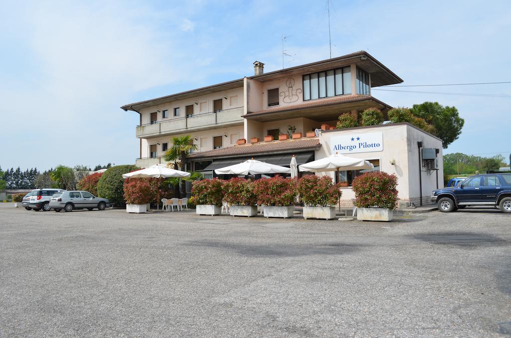 Hotel Pilotto Peschiera del Garda Exterior photo