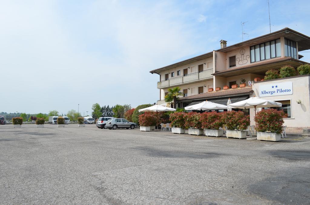 Hotel Pilotto Peschiera del Garda Exterior photo