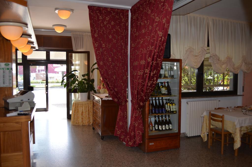 Hotel Pilotto Peschiera del Garda Exterior photo