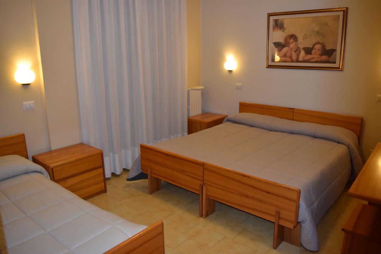 Hotel Pilotto Peschiera del Garda Exterior photo